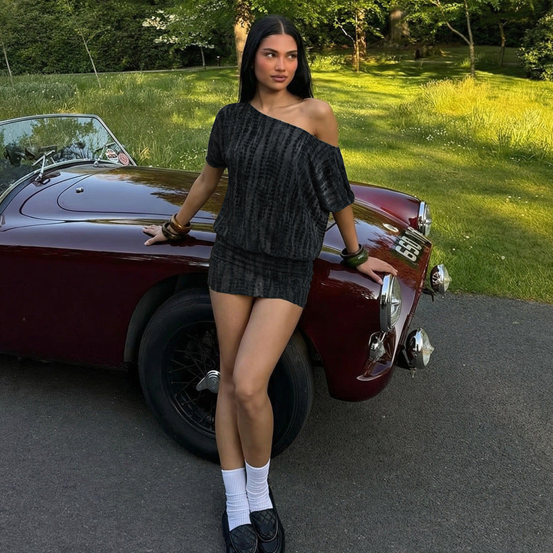 Off shoulder-miniklänning med öppen rygg