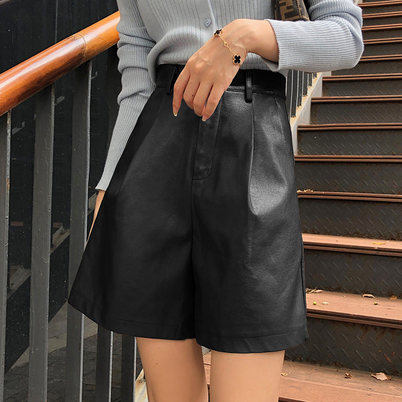 Vida shorts i skinnimitation med pressveck