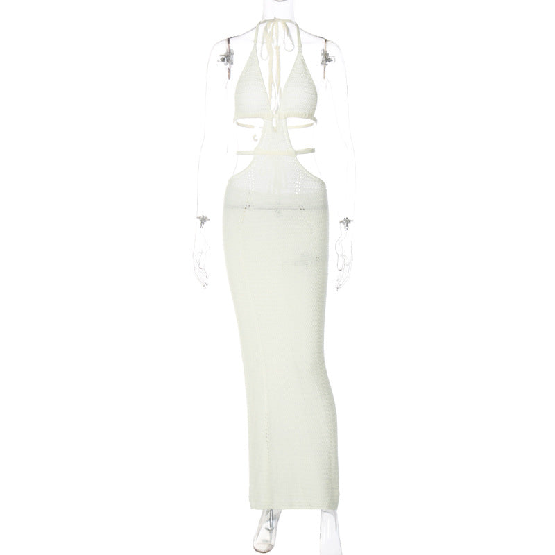 Halterneckklänning med cut-out och snörning