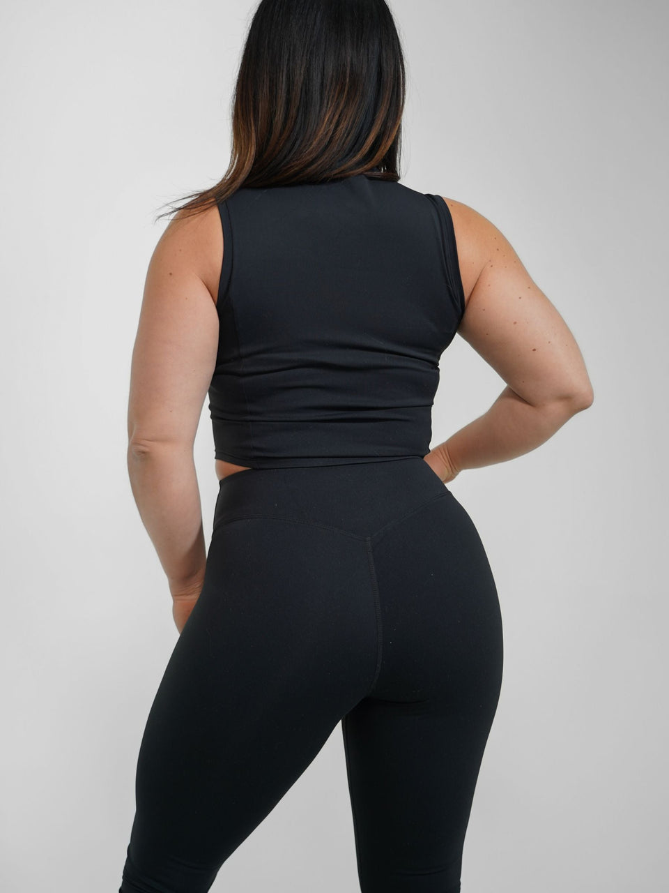 BEMITY MOVE High-Neck Training Top