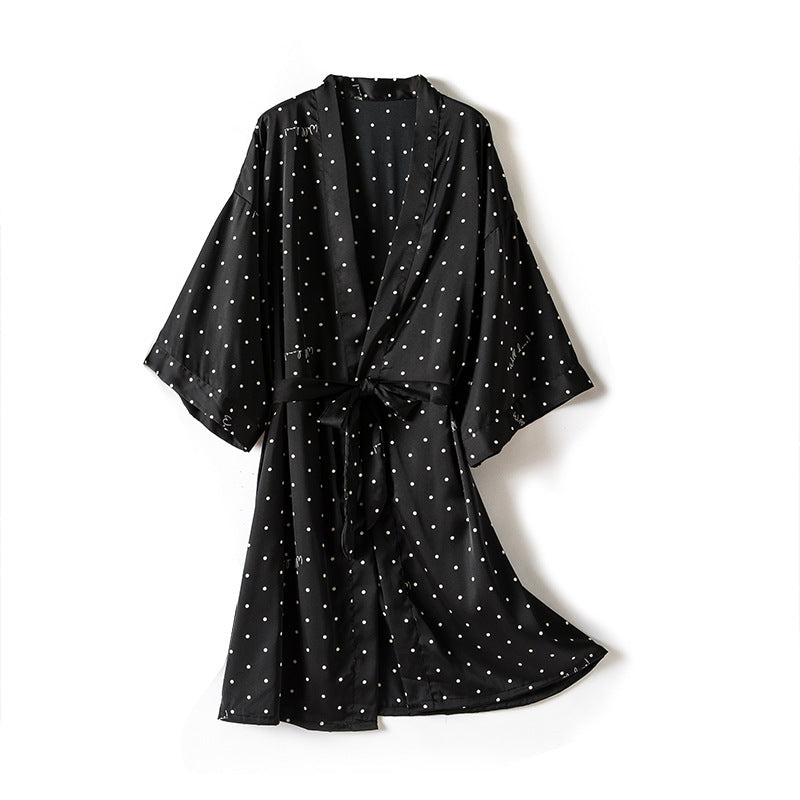 Pyjamasset i satin med prickar – 4 delar