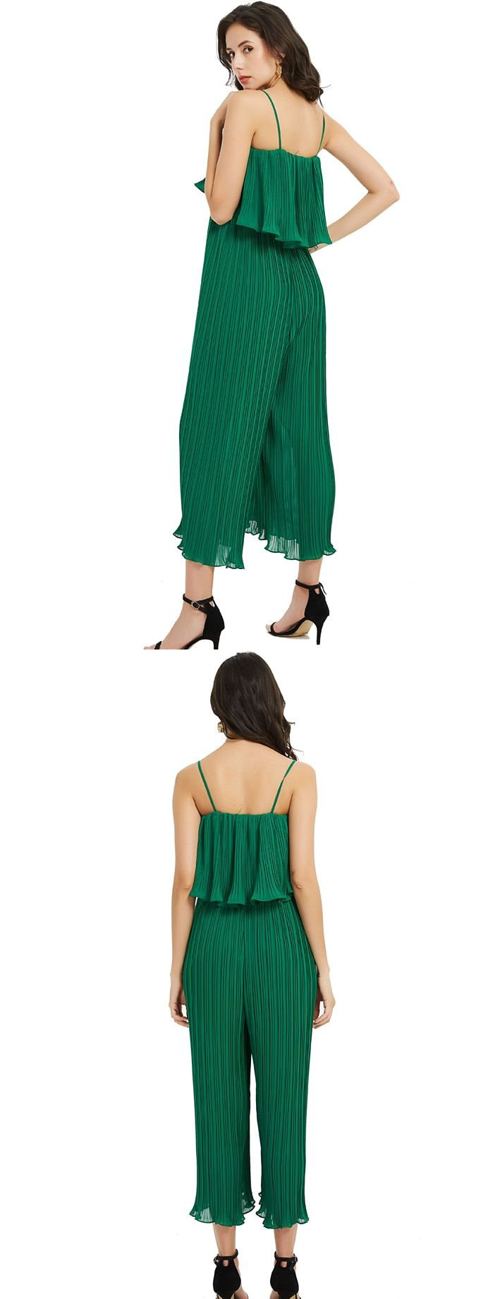 Plisserad jumpsuit med volang och vida ben