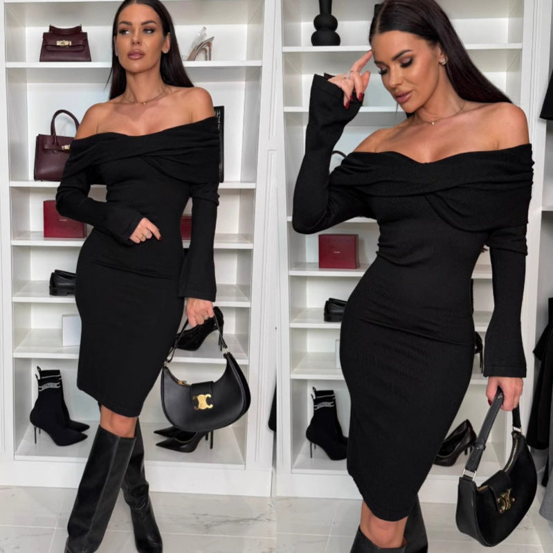 Off shoulder-klänning med långa ärmar i midilängd
