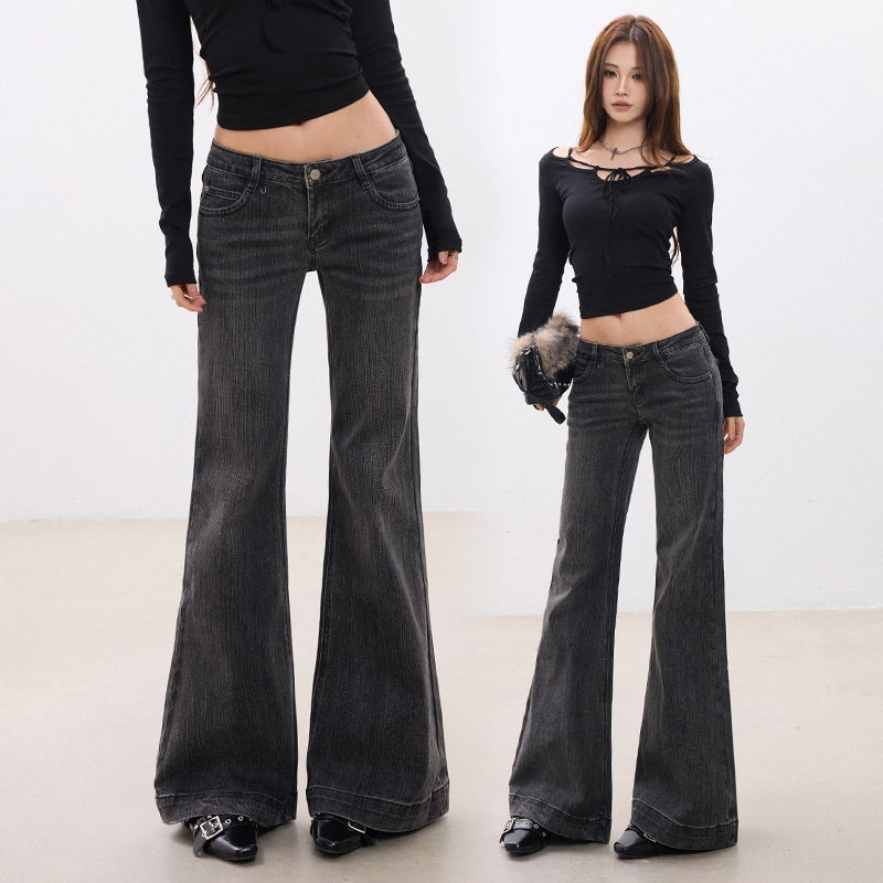 Utsvängda jeans med låg midja