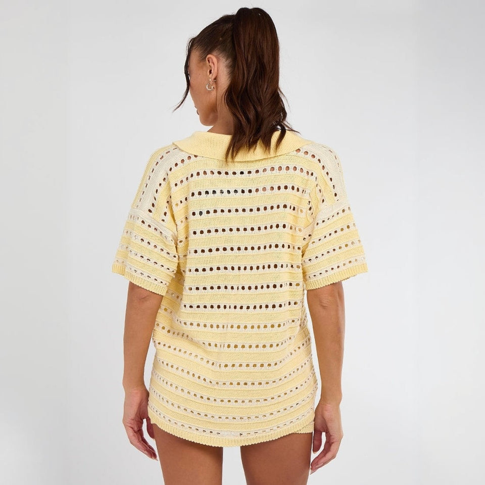 Stickat set med skjorta och shorts