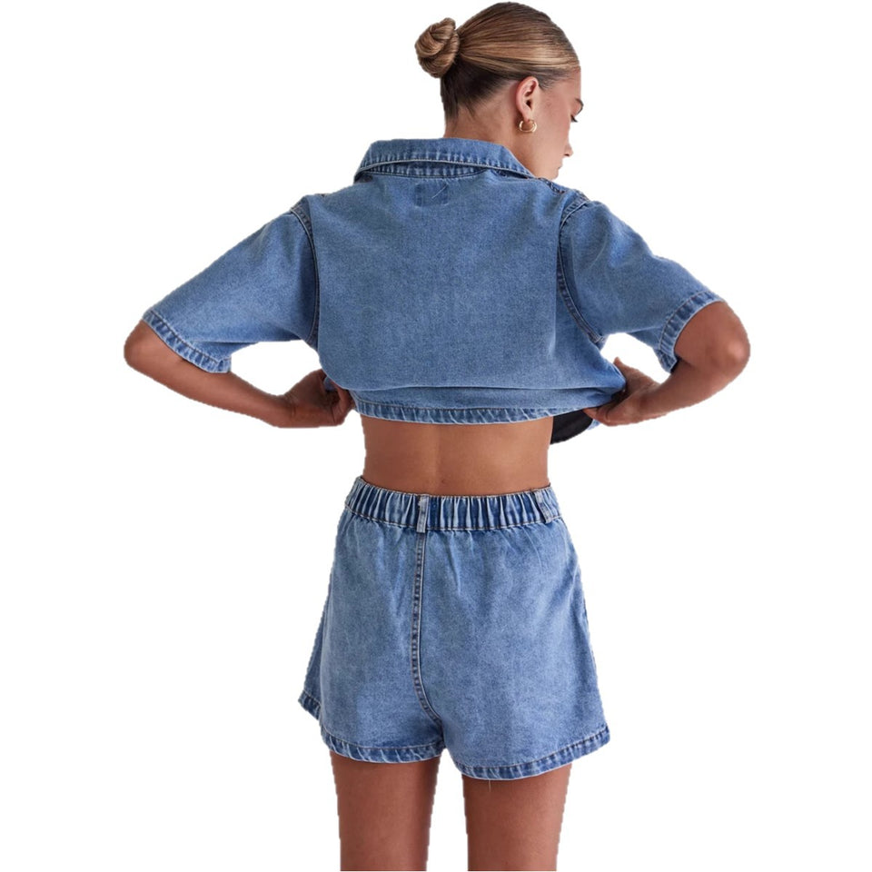 Jeansset med kortärmad skjorta och minikjol