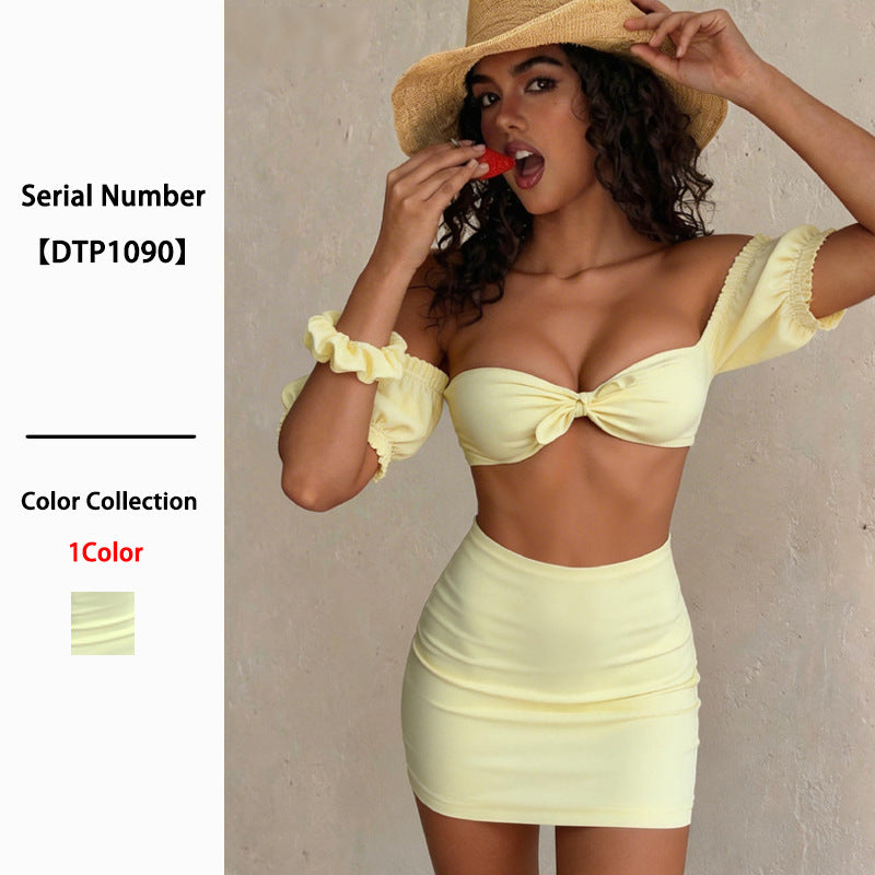 Set med off shoulder-bandeau och minikjol