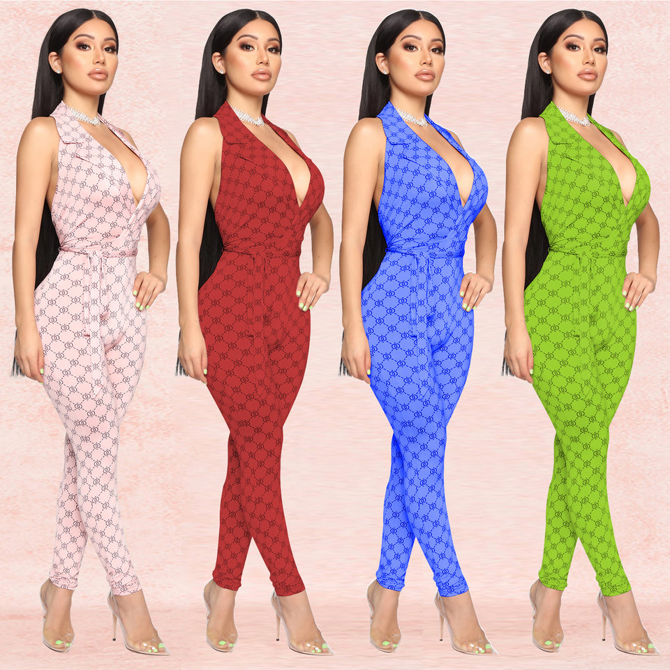 Mönstrad halterneck-jumpsuit med djup v-ringning