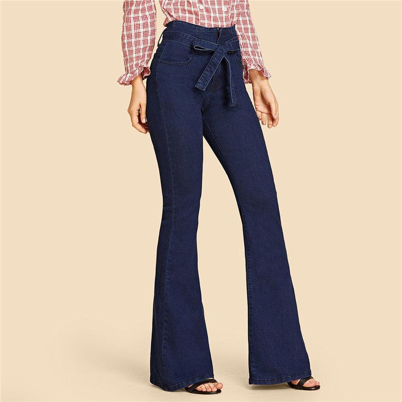 Högmidjade utsvängda jeans med vida ben