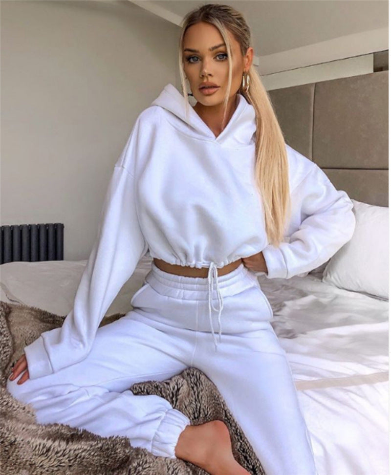 Mysset med kort hoodie och byxor
