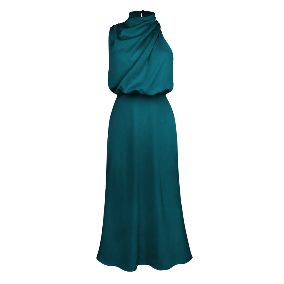 Lång satinklänning med draperad halterneck
