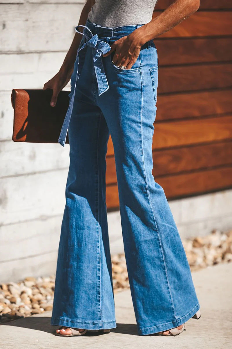 Högmidjade utsvängda jeans med vida ben