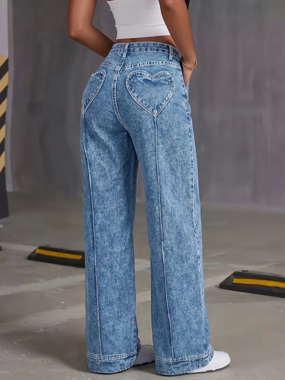 Vida jeans med hög midja och hjärtfickor