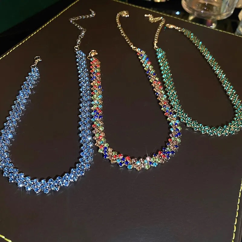 Glittrande chokerhalsband med strass