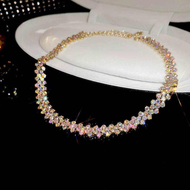 Glittrande chokerhalsband med strass