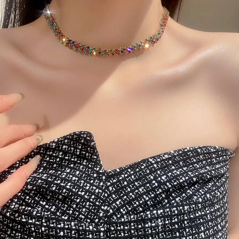 Glittrande chokerhalsband med strass