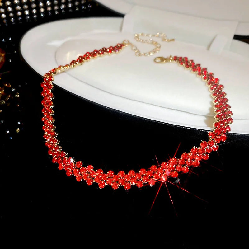 Glittrande chokerhalsband med strass