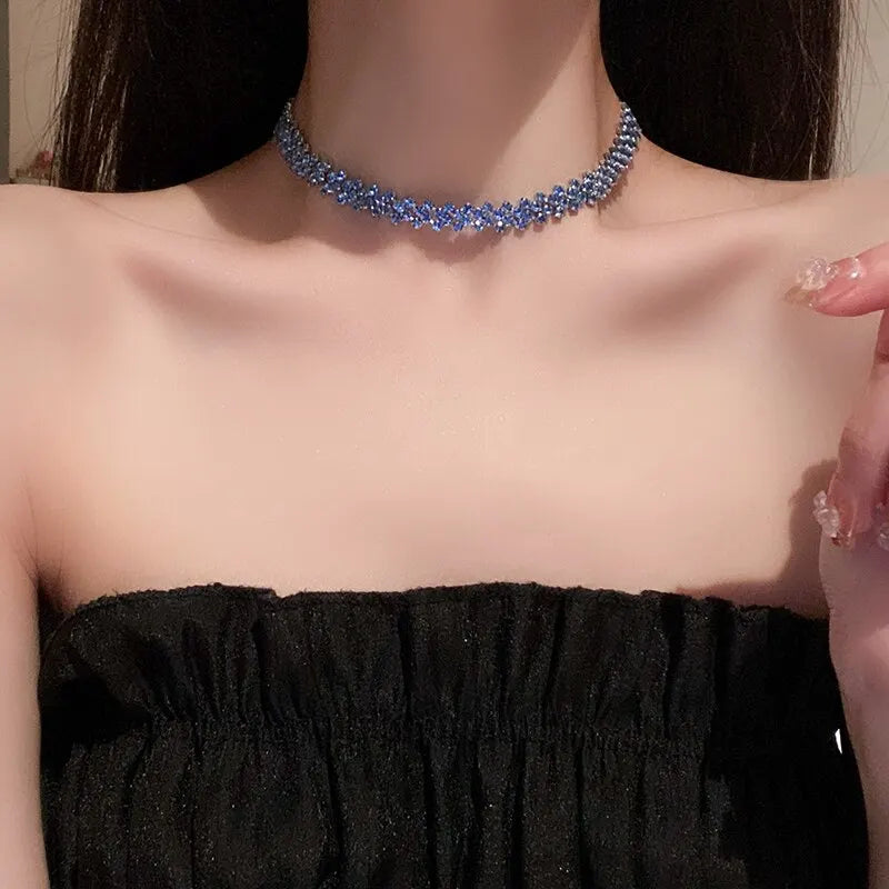 Glittrande chokerhalsband med strass