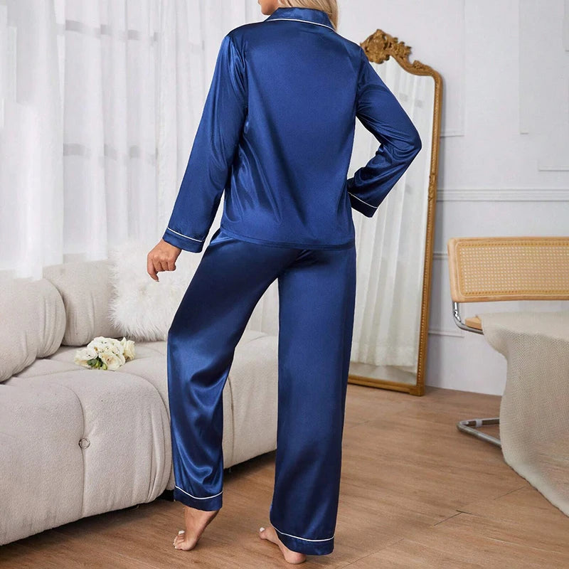 Julpyjamas i satin – grön eller marinblå
