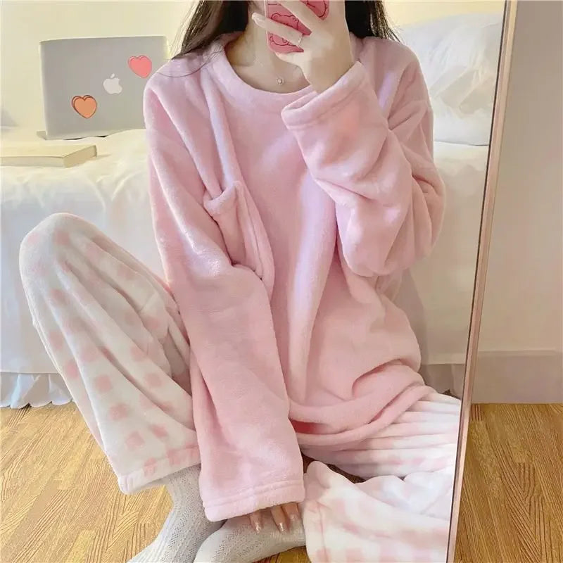 Rutig pyjamas i fleece med lång ärm