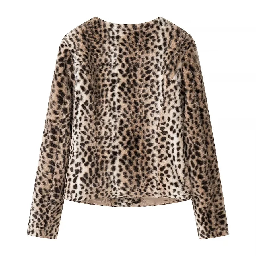 Kort fuskpälsjacka med leopardmönster