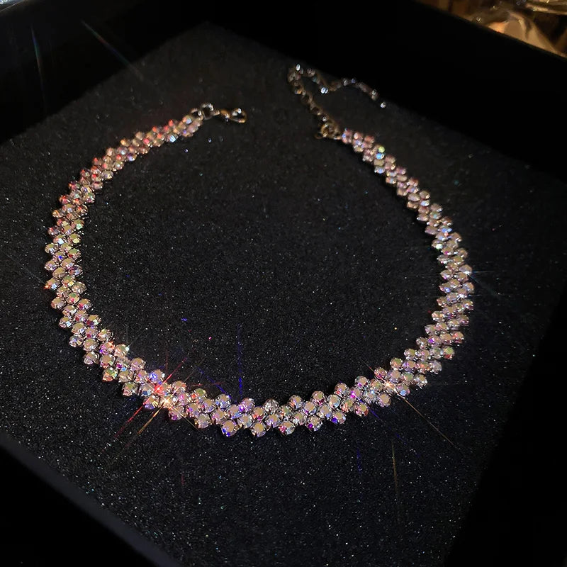 Glittrande chokerhalsband med strass