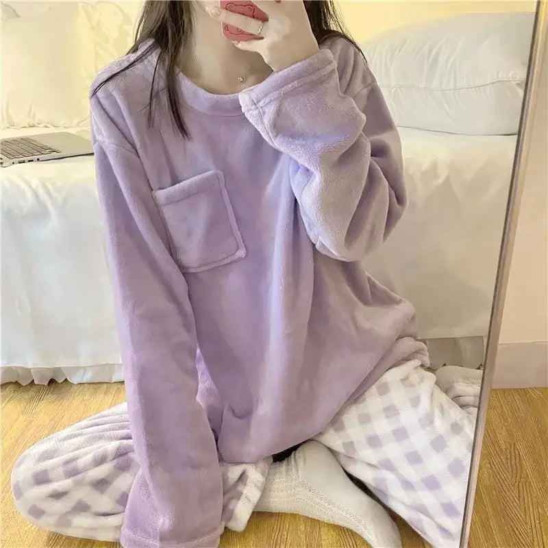 Rutig pyjamas i fleece med lång ärm