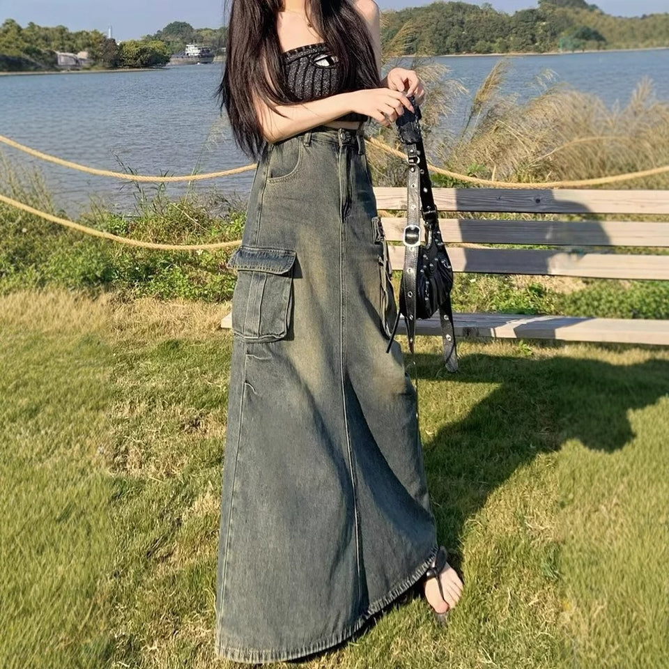 Lång jeanskjol i retrostil med slits