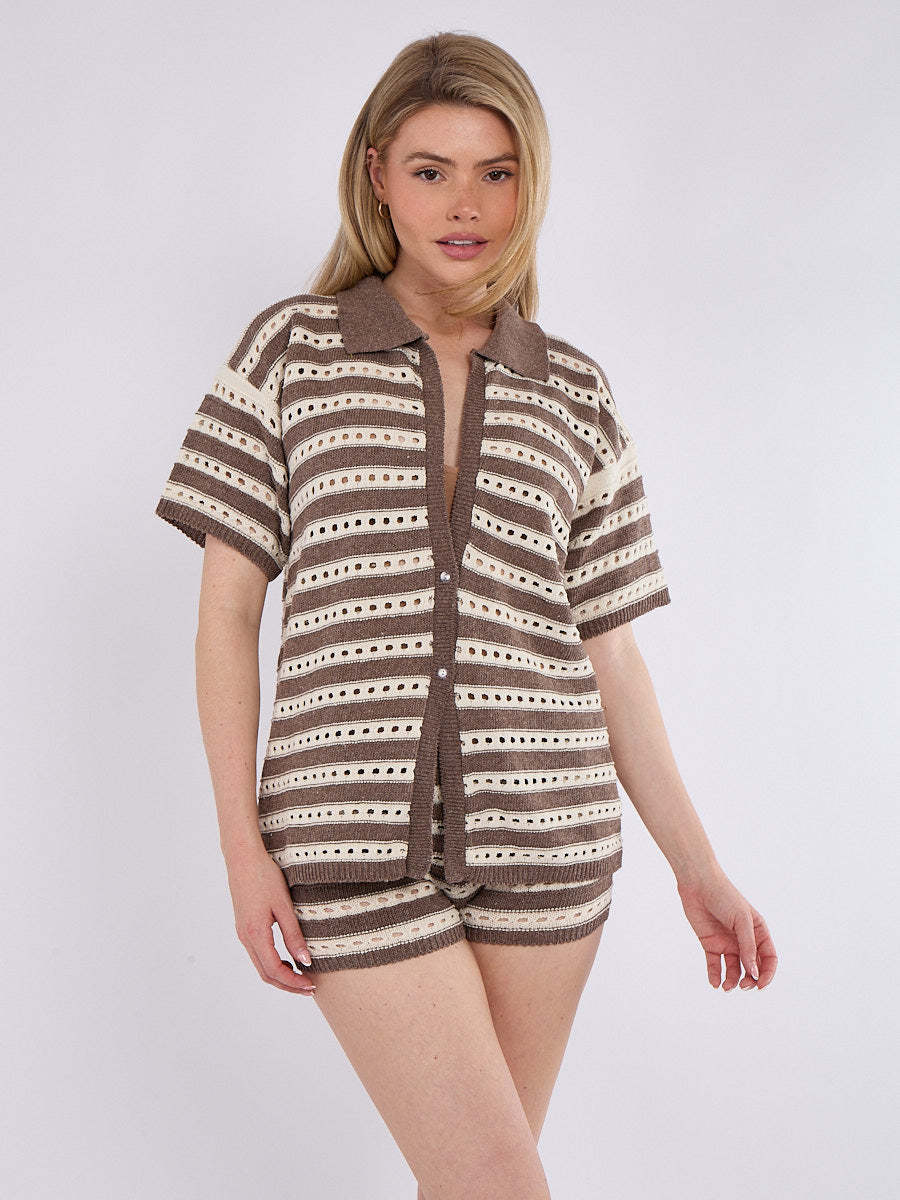 Stickat set med skjorta och shorts