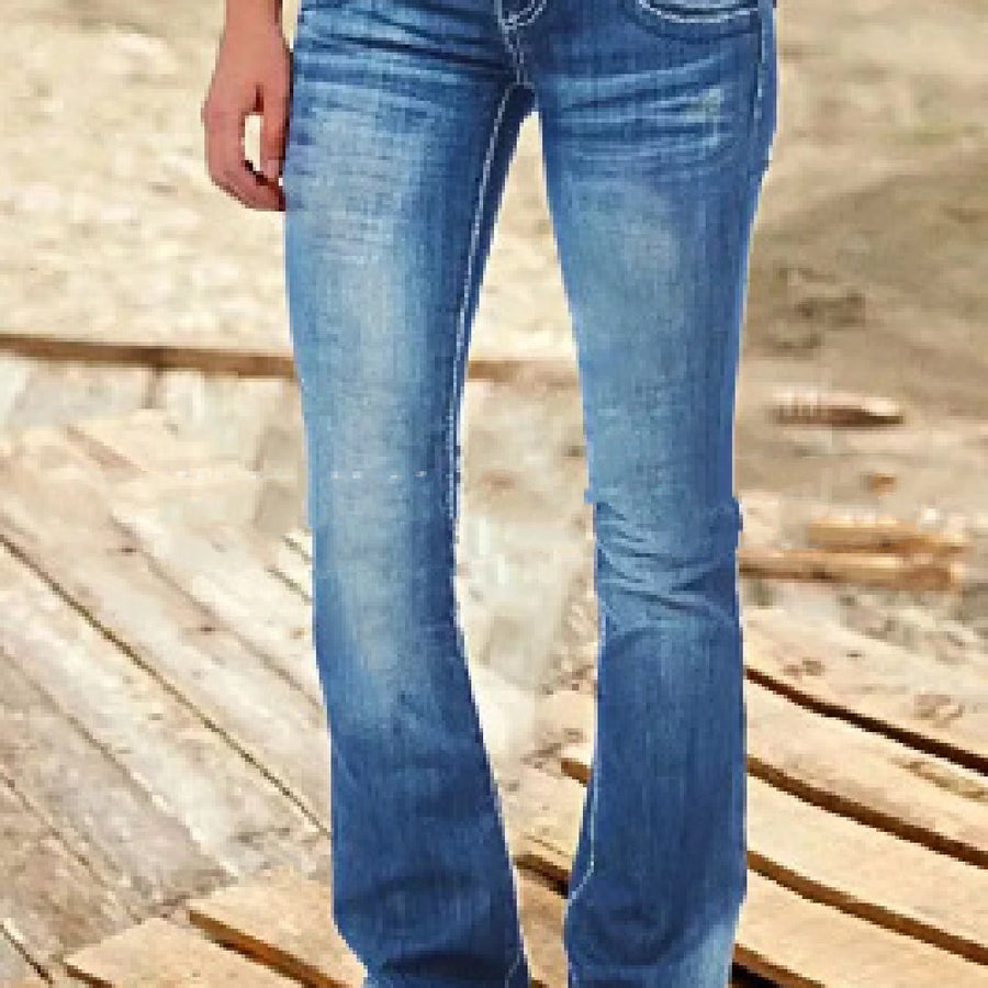 Ljusblå bootcut-jeans med låg midja